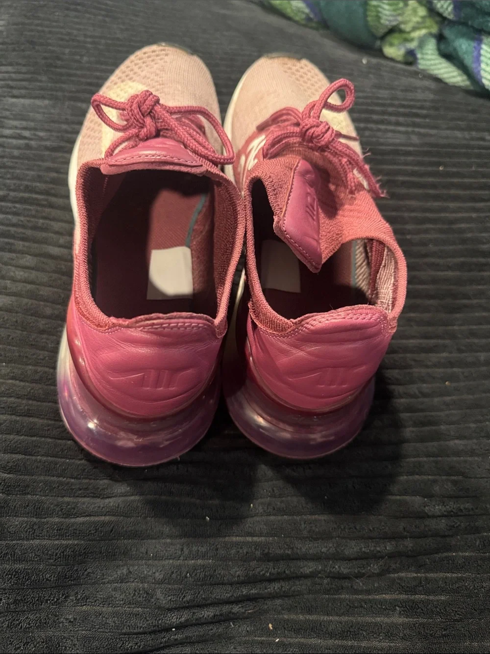 Nike Men’s Pink Knit Running Sneakers